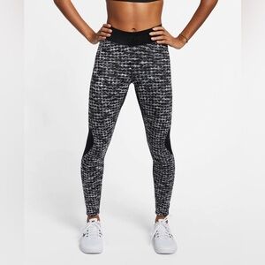 Women's Nike Pro HyperWarm Waistband Tights, 933305 010 Size Small Black/BLK NEW